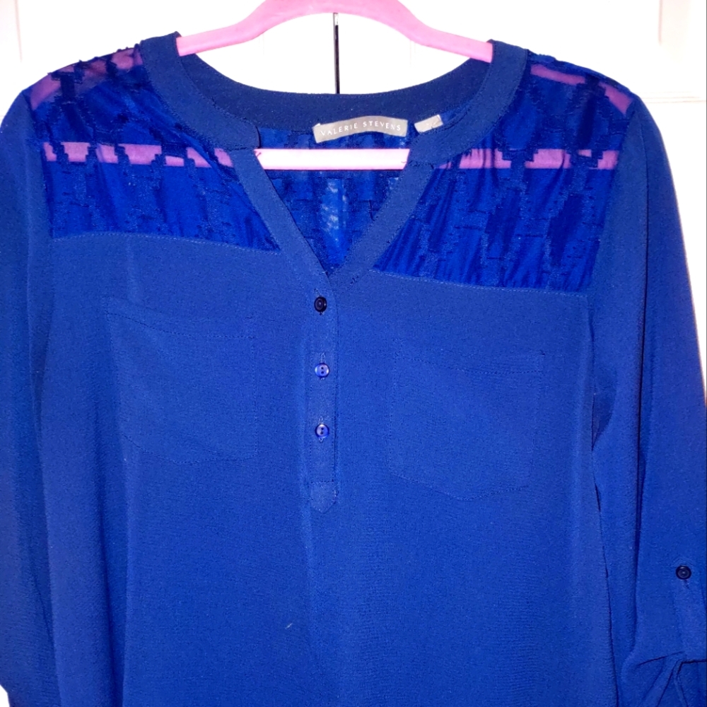 WOMEN'S SZ LG VIBRANT NAVY BUTTON DOWN BLOUSE!